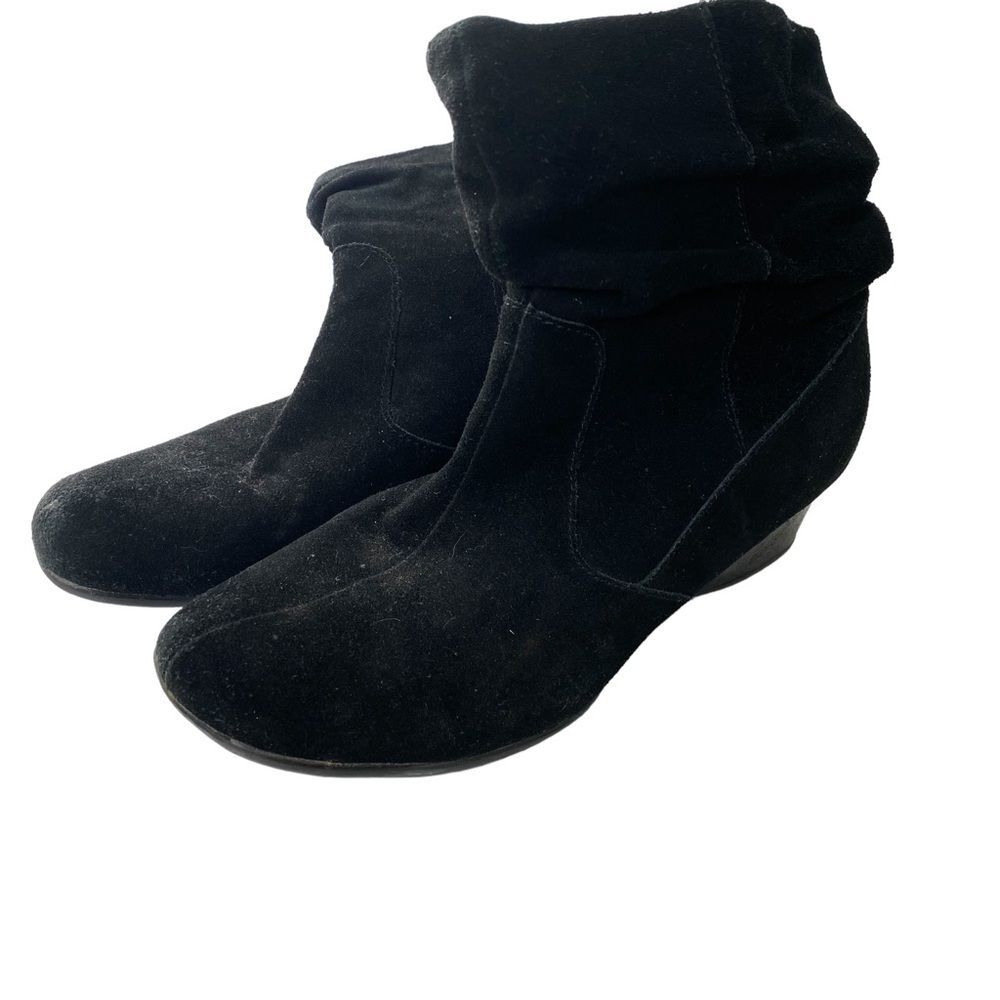 Nicara Black Suede Scrunch Ankle Heeled Fashion Boots Womens Size 8.5 Chic